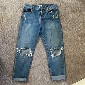 Forever 21 ripped boyfriend jeans